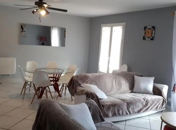 Mediterranee فيلة سيجيان